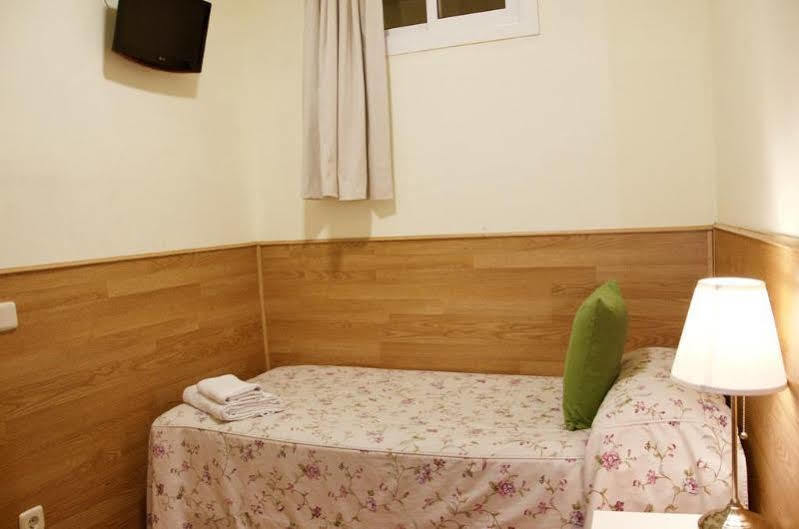 Hostal Nersan2 Madrid Luaran gambar