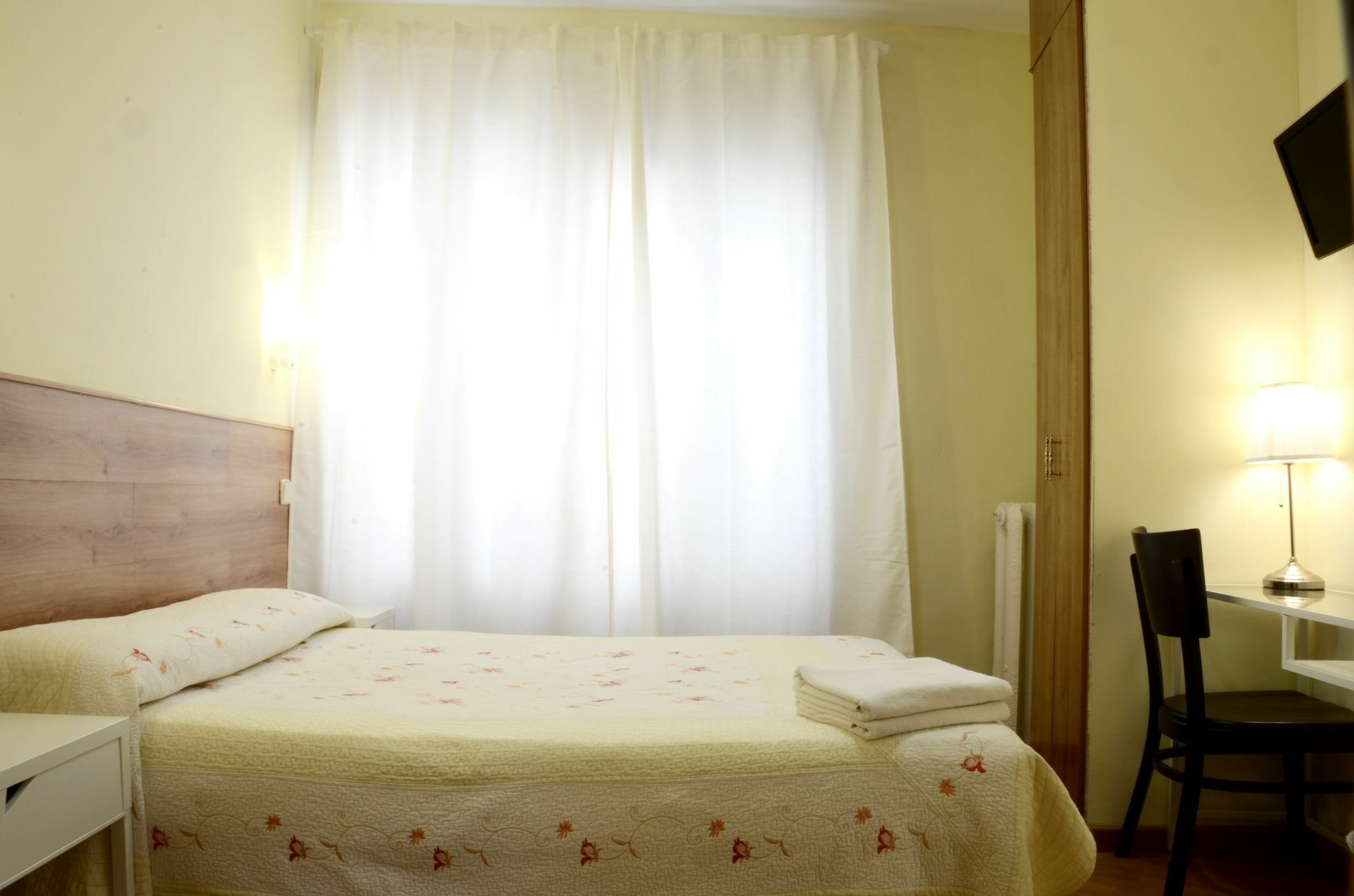 Hostal Nersan2 Madrid Luaran gambar